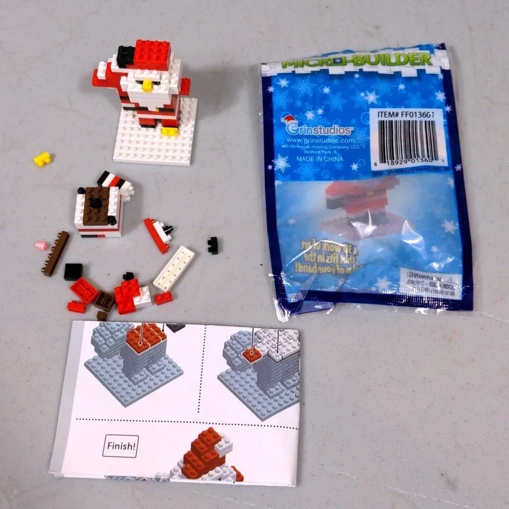 Grinstudios Santa Micro-Builder 119 Pcs‎ Christmas Building Blocks Set FF013601